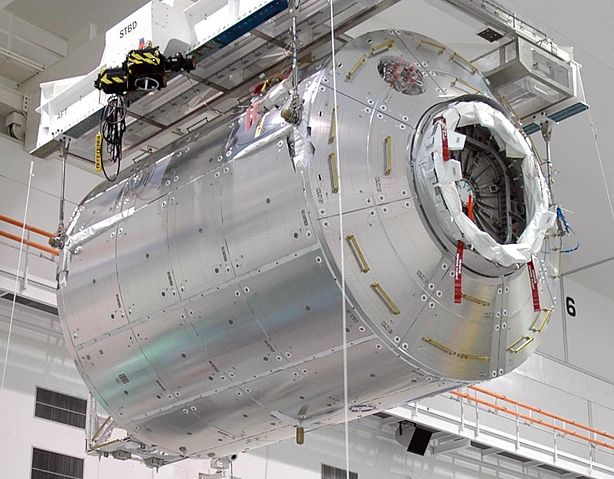 File:Columbus module delivered to KSC.jpg