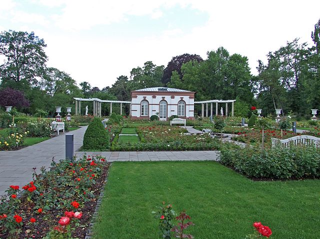 File:Palmengarten-ffm-Haus Rosenbrunn-002.jpg