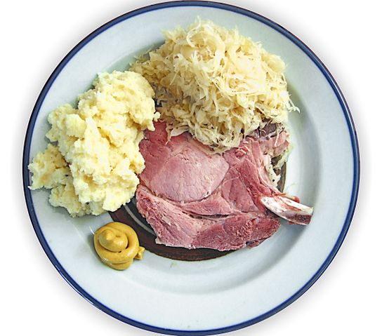 File:Frankfurter-rippchen-mit-kraut-kpl.001-1.jpg