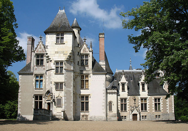 File:ChateauCand&eacute;-B.jpg