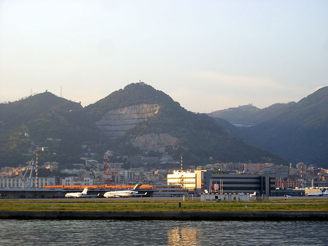 File:Montagne Sestri Ponente 02.jpg