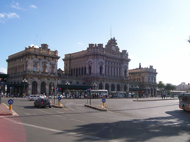 File:Train station - Genoa Brignole.jpg