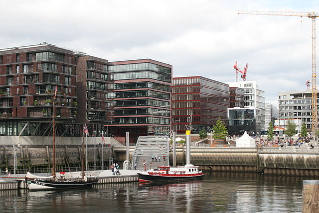 File:Hamburg Hafencity Magellanterrassen.JPG