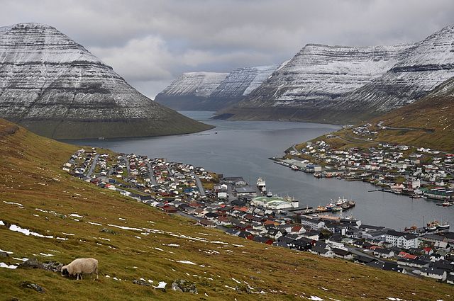File:Faroe Islands, Bor&eth;oy, Klaksv&iacute;k (3).jpg