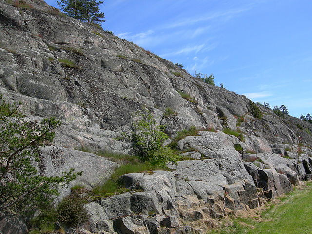 File:PluckedGraniteAlandIslands.JPG