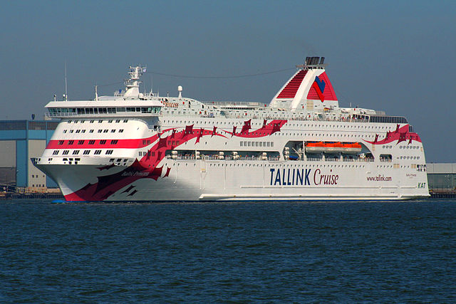 File:Baltic Princess Helsinki 2010-07-10.jpg