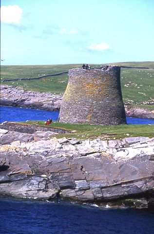 File:Broch of Mousa - geograph.org.uk - 2800.jpg