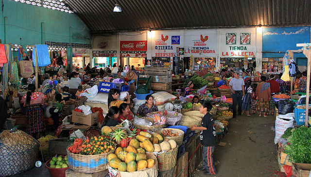 File:Indoor market zunil guatemala.JPG