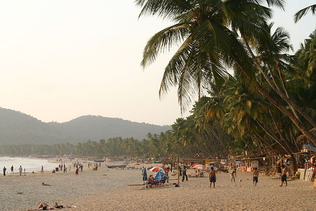 File:Palolem Beach India.jpg