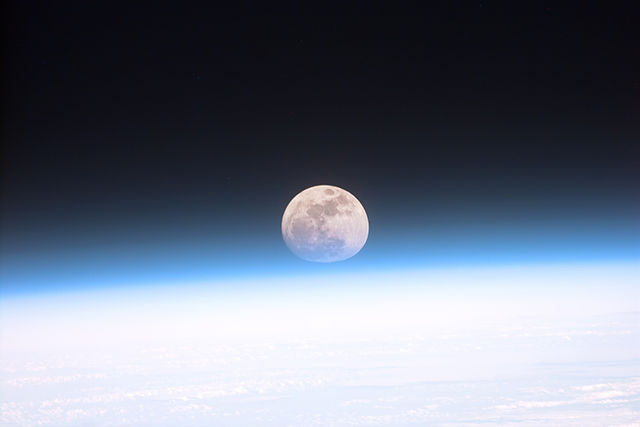 File:Full moon partially obscured by atmosphere.jpg