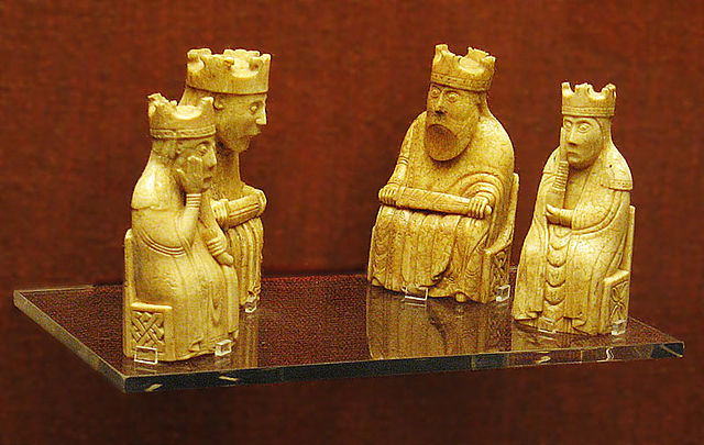 File:UigChessmen SelectionOfKings.jpg