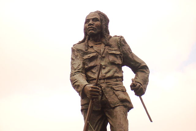 File:Statue of Dedan Kimathi Nairobi, Kenya.jpg