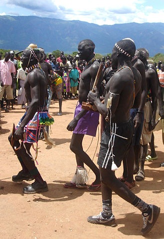 File:Peace agreement dancers in Kapoeta, Sudan.jpg