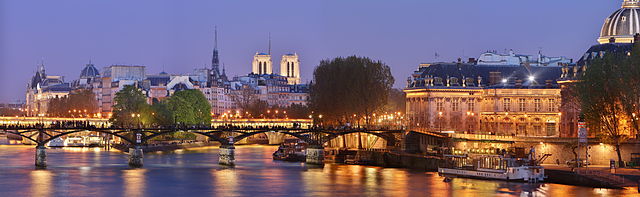 File:Pont des Arts, Paris.jpg