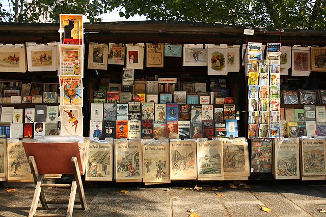 File:Bouquiniste Paris.jpg