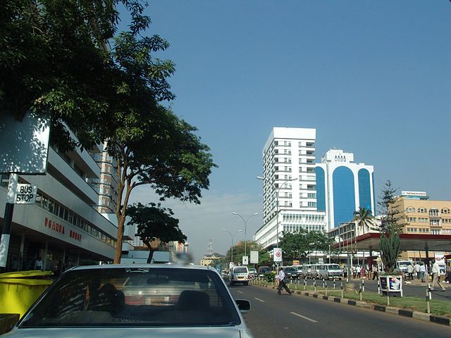 File:KampalaRd Uganda house Kampala.JPG