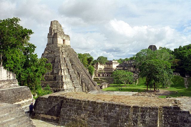 File:Tikal Giaguaro.jpg