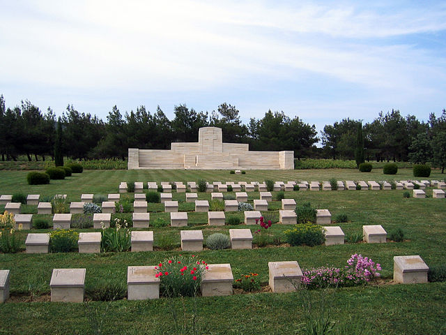 File:Azmak Cemetery, Gallipoli Peninsula.JPG
