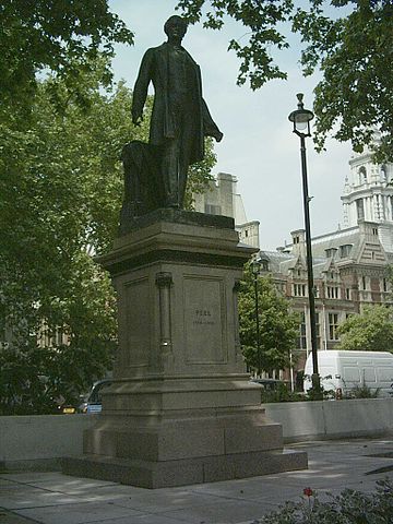 File:Robert Peel statue.jpg