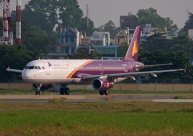 File:Cambodia Angkor Air Airbus A321 Simon.jpg