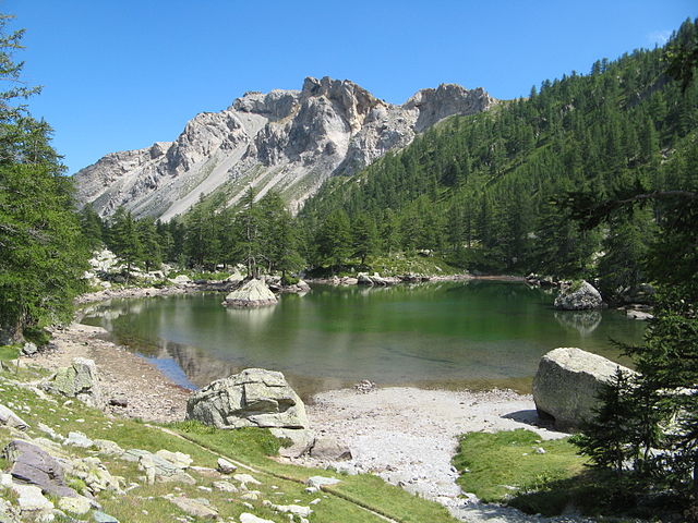 File:Lac Vert de Fontanalbe.jpg