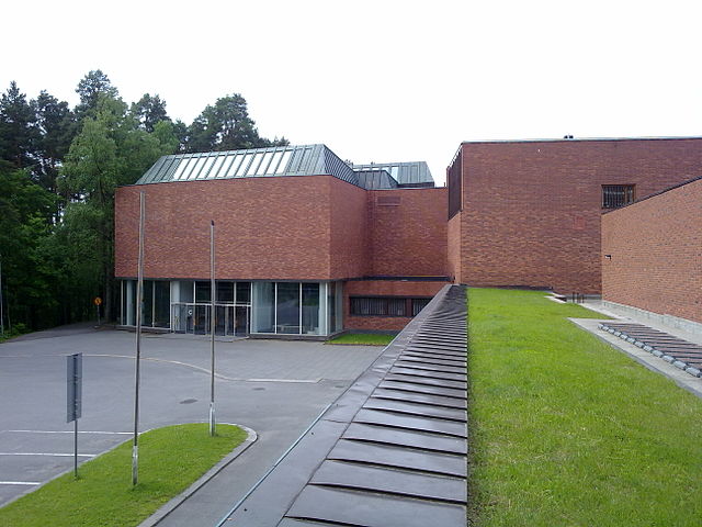 File:University of Jyv&auml;skyl&auml; main Building.jpg