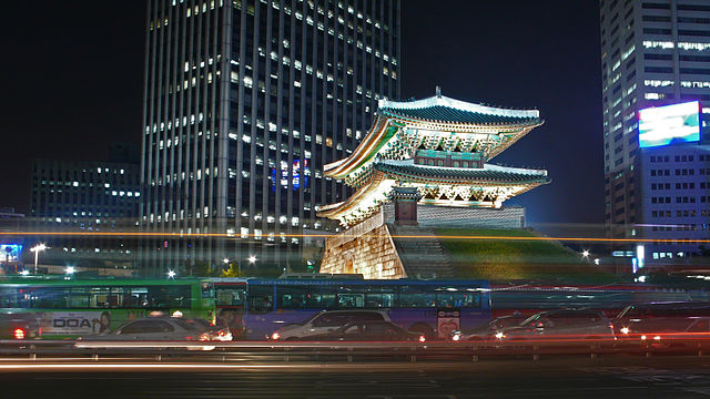 File:Seoul-Namdaemun-at.night-02.jpg