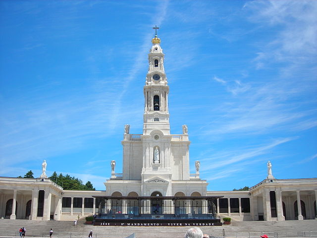 File:Santu&aacute;rio de F&aacute;tima (3) - Jul 2008.jpg