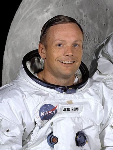 File:Neil Armstrong in suit.jpg