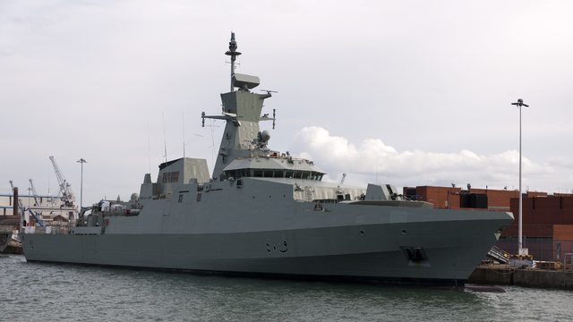 File:Portsmouth korvet Al-Shamikh Oman 18-10-2011 15-15-51.png