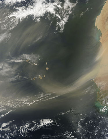 File:Dust Plumes off Western Africa.jpg
