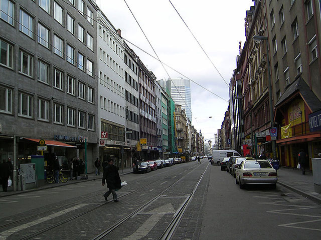File:M&uuml;nchner-Stra&szlig;e,-Frankfurt.jpg