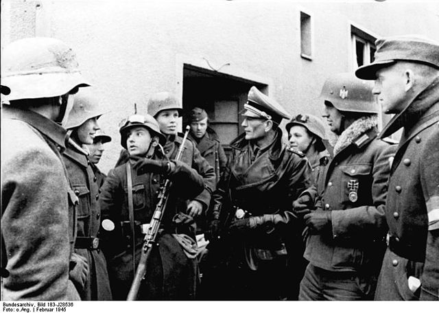 File:Bundesarchiv Bild 183-J28536, Volkssturm, Einsatz einer Hitler-Jugend-Kompanie.jpg