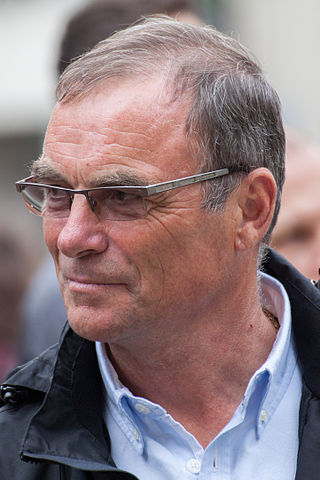 File:Bernard Hinault - Crit&eacute;rium du Dauphin&eacute; 2012 - Prologue (2).jpg