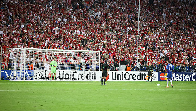 File:Didier Drogba Manuel Neuer last penalty kick Champions League Final 2012.jpg