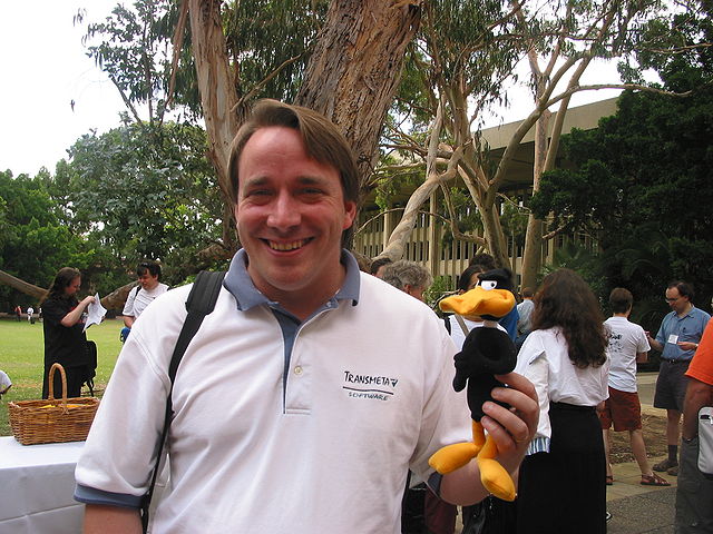 File:Linus Torvalds, 2002, Australian Linux conference.jpg