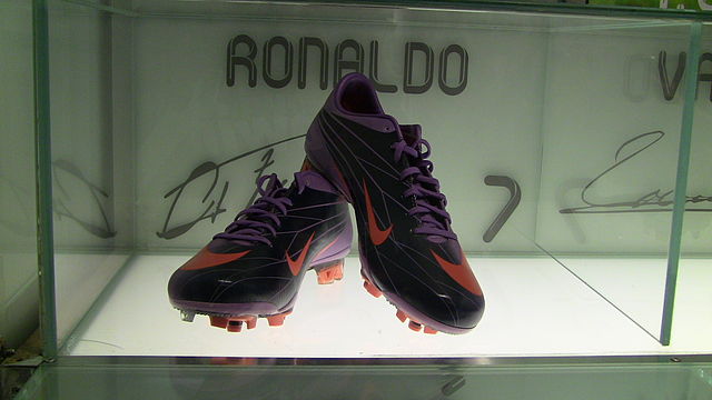 File:Cristiano Ronaldo Boots on display at Santiago Bernabeu.jpg