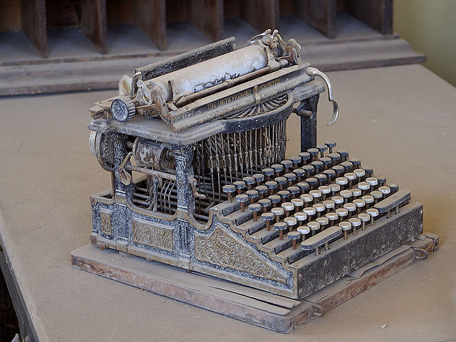 File:Smith Premier Typewriter.jpg