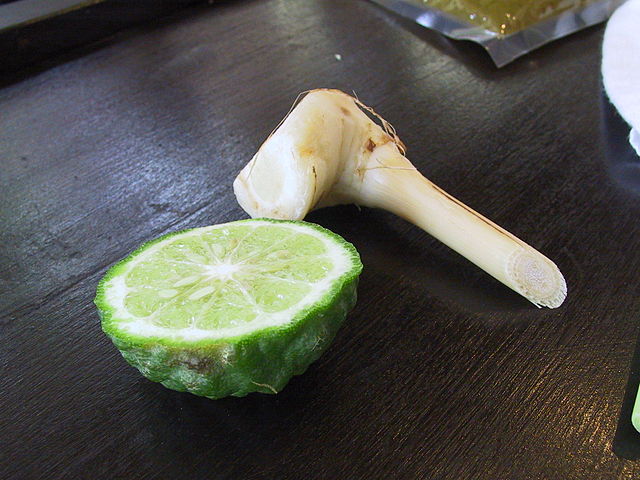 File:Thai-keffir-galangal.jpg