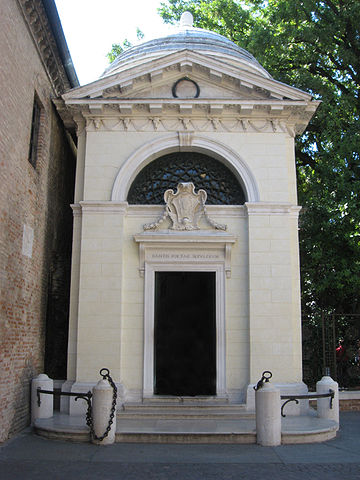 File:Dantes tomb ravenna.jpg