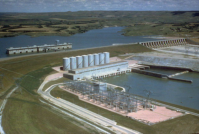 File:Fort Randall Dam, South Dakota.jpg