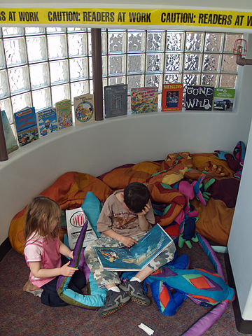 File:Children reading by David Shankbone.jpg