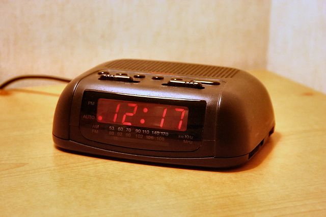 File:Digital-clock-radio-basic hf.jpg