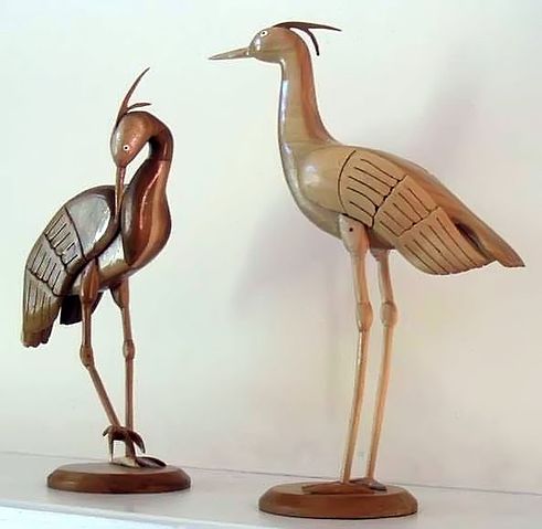 File:Woodcarvings of cranes.jpg