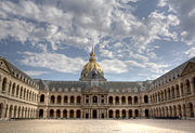 Cour int&eacute;rieure des Invalides1.jpg