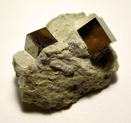File:Cubicpyrite.jpg