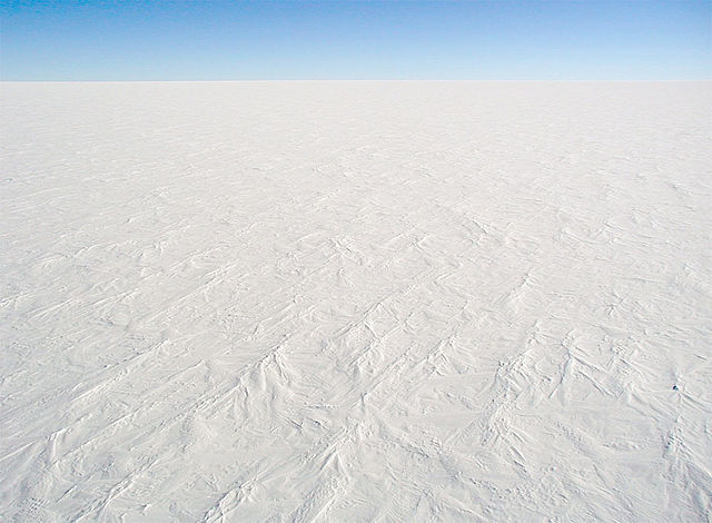 File:AntarcticaDomeCSnow.jpg