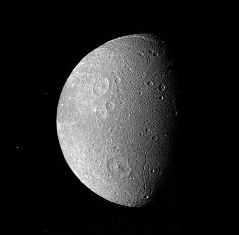 File:Dione.jpg