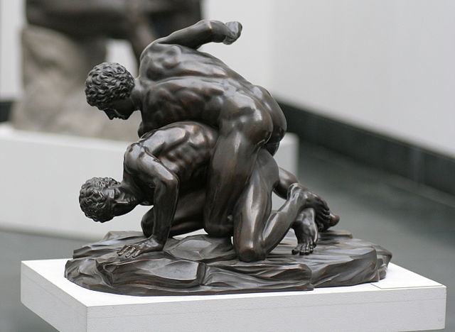 File:Pankratiasten in fight copy of greek statue 3 century bC.jpg
