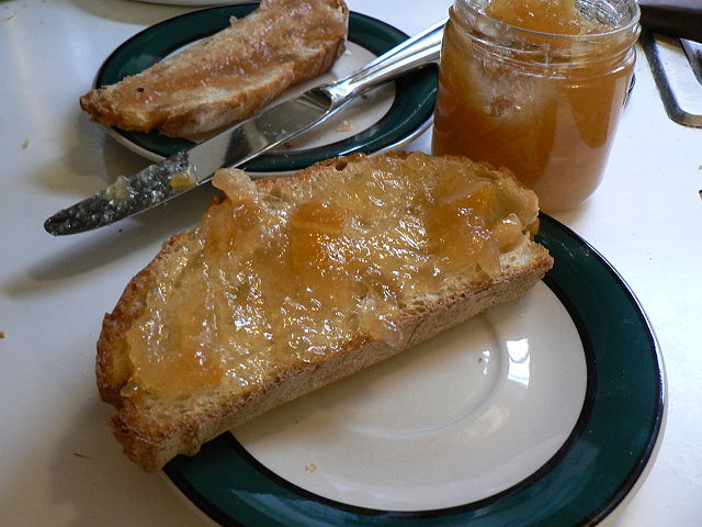 File:Marmalade spread on bread.jpg
